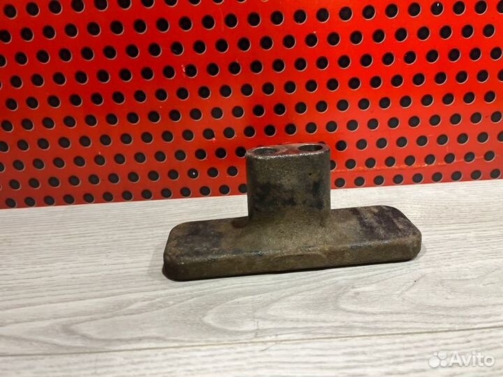 Кронштейн редуктора задний Lexus Nx 300H Z10 2021