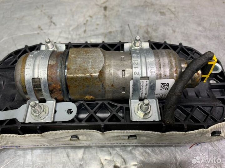 Подушка безопасности пассажирская (в торпедо)