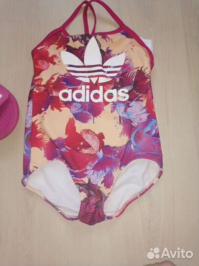 Купальник adidas для девочки 110-116 и шлёпки