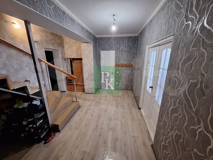 3-к. квартира, 173 м², 9/10 эт.