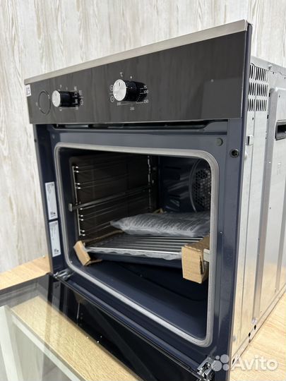 Электрический духовой шкаф Beko BIS23301BC