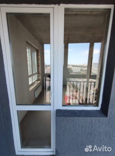 Балконная дверь с окном