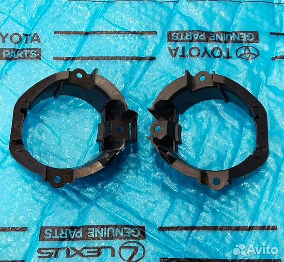 Крепления противотуманной фары Тойота рав 4 05-08