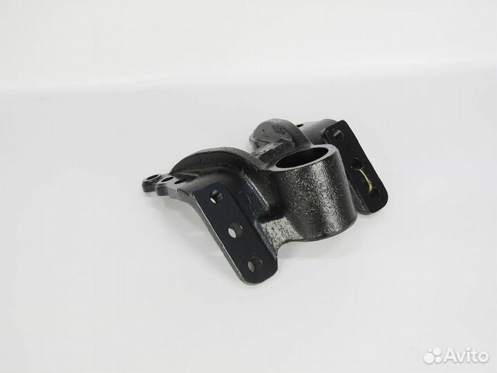 Кронштейнпереднейрессорызадний (пао камаз) 54901-2