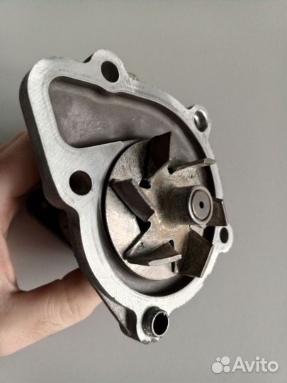 Помпа (водяной насос) Mitsubishi outlander