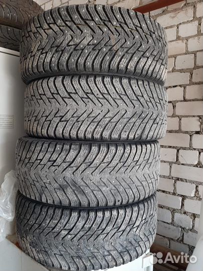 Nokian Tyres Hakkapeliitta 8 23.5/45 R18