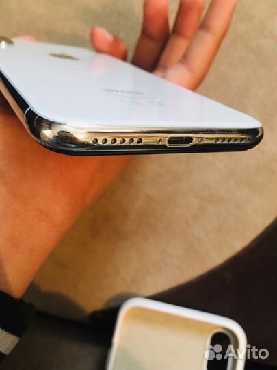 Телефон iPhone X