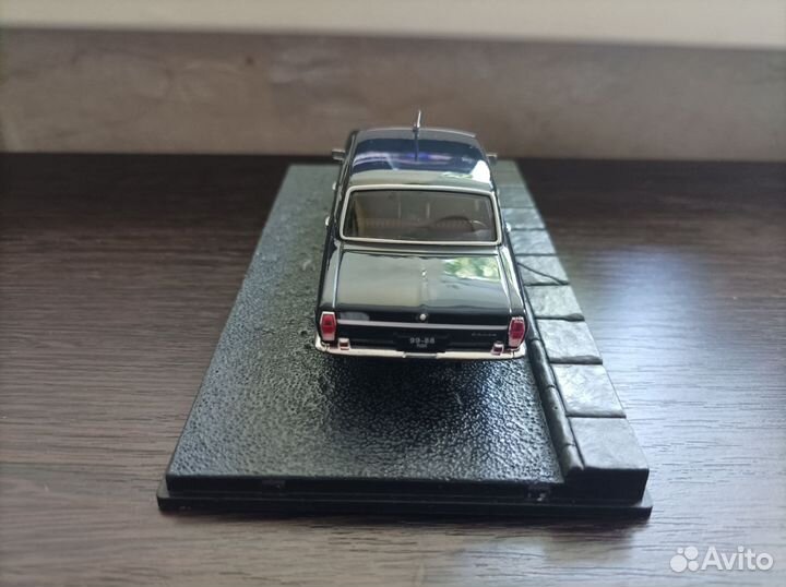 Модель автомобиля Газ-24 Волга IST 009