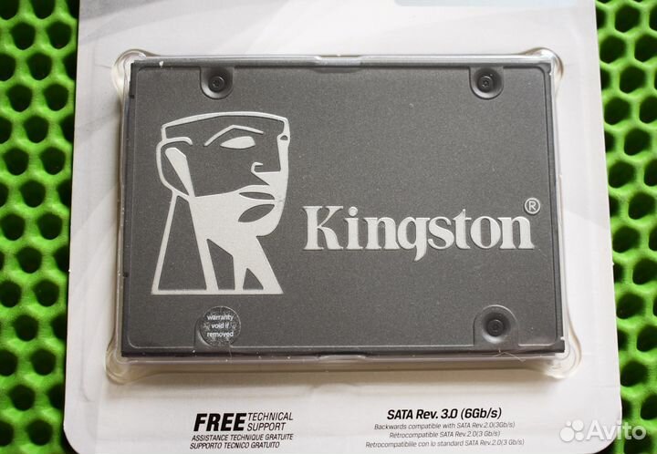 KingSton 1 тб KC600 2.5