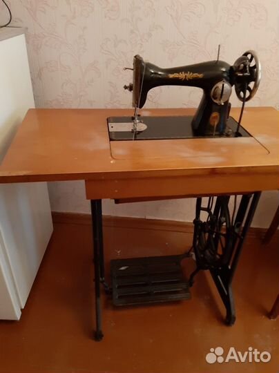 Швейная машина