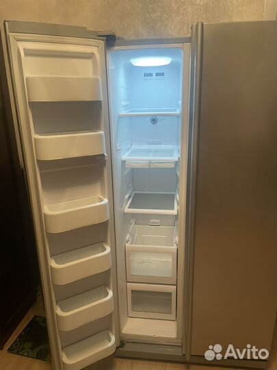 Холодильник Side-by-side Samsung