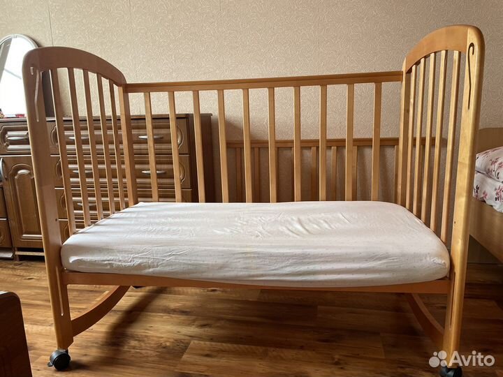 Детская кроватка