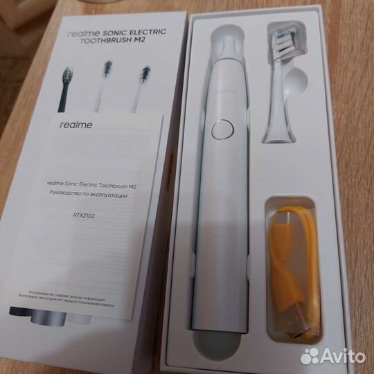 Электрическая зубная щетка realme