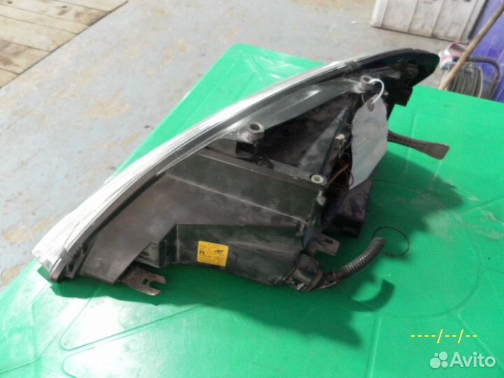 Фара правая Ford Galaxy 2000-2006г