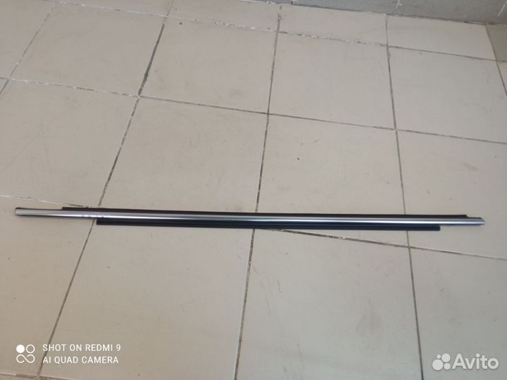 Молдинг стекла двери передний правый Volvo S80