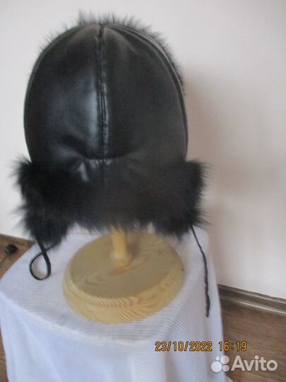 Мужская зимняя кожаная шапка с мехом
