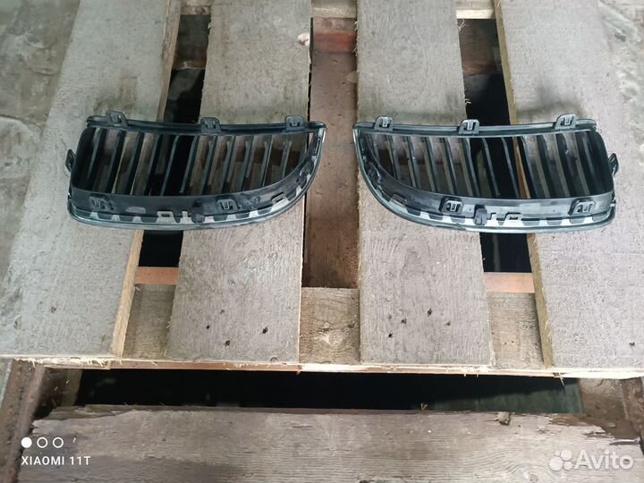 Решетка радиатора (Ноздри) Е90 дорест