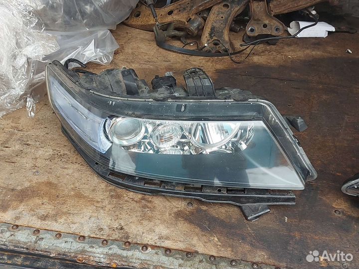 Фары передние Хонда Аккорд 7 рестайлинг