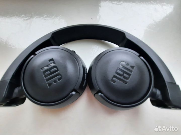 Беспроводные наушники jbl