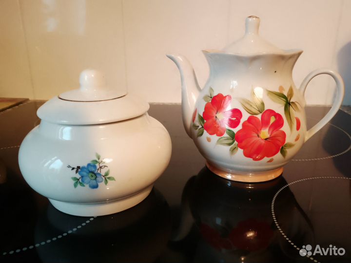 Чайные чашки, сахарница,чайник заварочный СССР