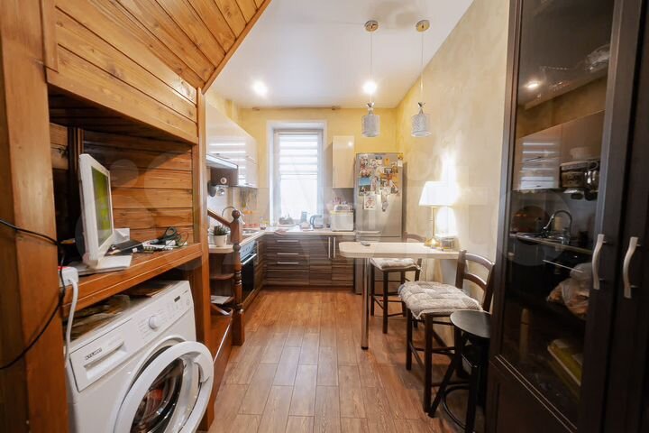 2-к. квартира, 60 м², 3/3 эт.