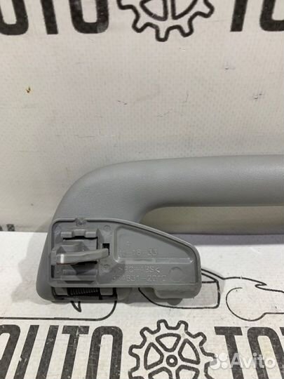 Ручка потолочная задняя левая Toyota Rav4 A30