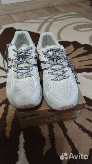 Кроссовки asics