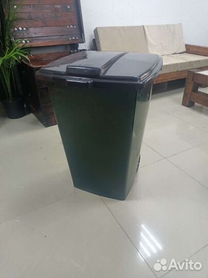 Мусорный бак на колесах 120 литров