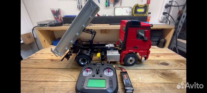 Грузовик 1/10 на радиоуправлении
