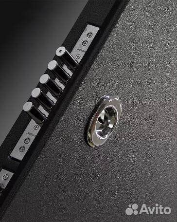 Входная дверь зеркалом