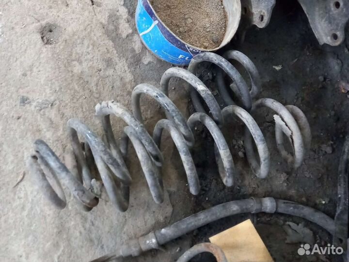 Renault logan Пружина задний