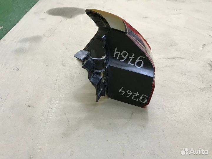 Фонарь задний правый Lexus LX 570