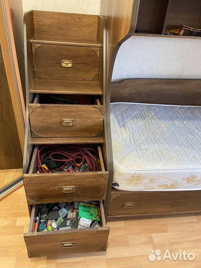 Двухъярусная кровать бу с матрасами