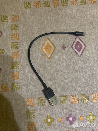 Оригинальный провод USB - Lightning от Beats X