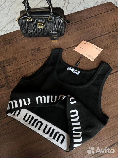 Топ Miu Miu