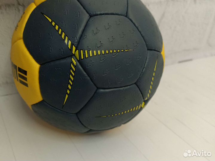 Гандбольный мяч