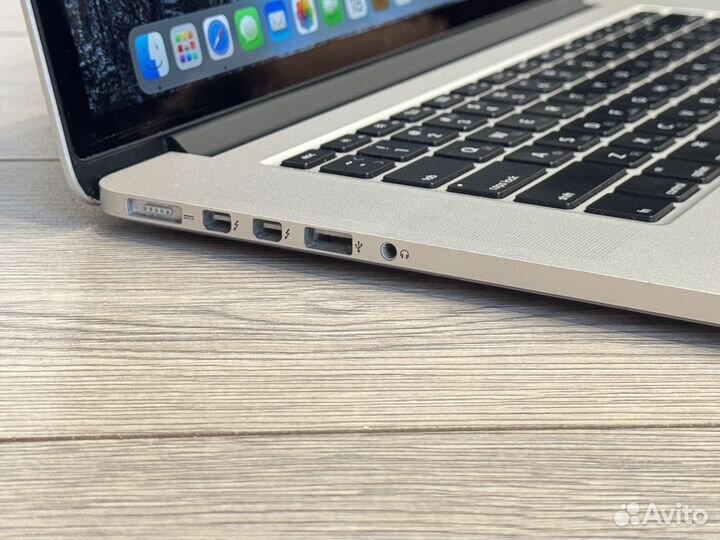 MacBook Pro 15 (2015) 4-core i7 / 16 / 512 / M370X