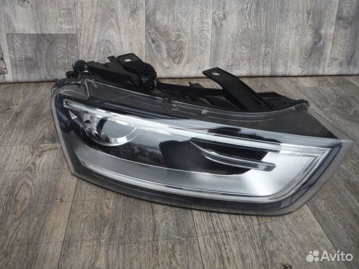 Фара правая №1 Audi Q3 2013