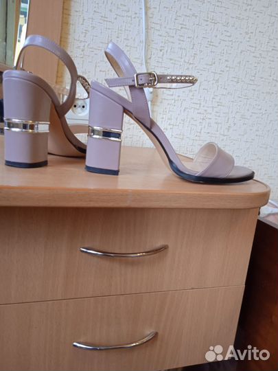 Нарядные туфли