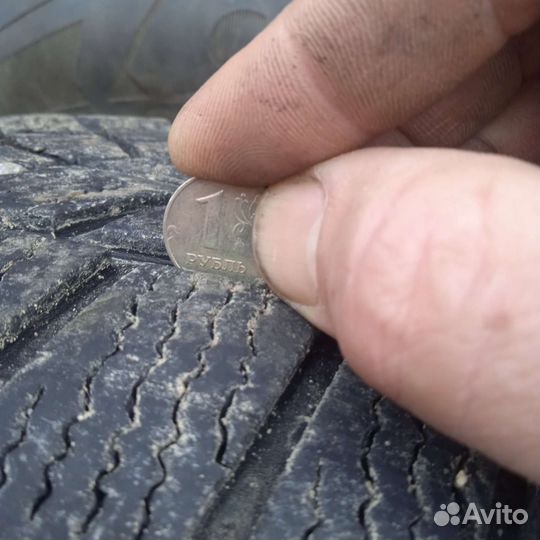 Goodyear UltraGrip Ice 235/65 R17