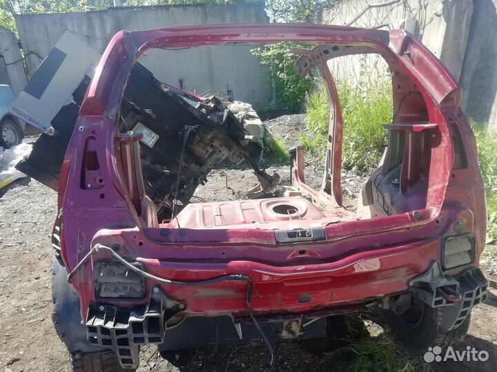 Задняя часть кузова Рено Логан, Сандеро