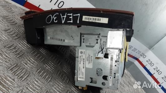 Магнитола volkswagen phaeton 1 (LEA30I301)