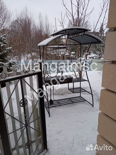 Мангал с крышей