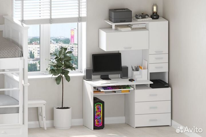 Компьютерный стол с ящиками белый