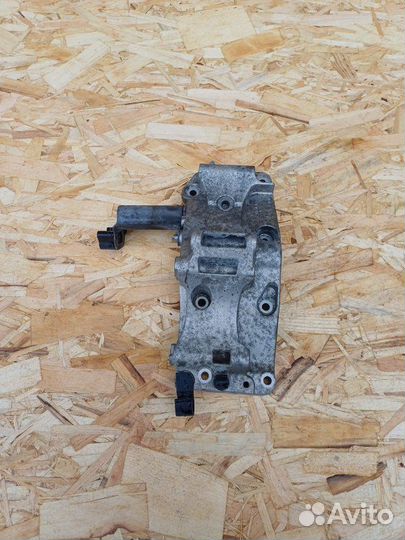 Кронштейн генератора Bmw 5 G30 B48B20A 2018