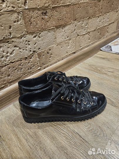 Кеды лаковые женские