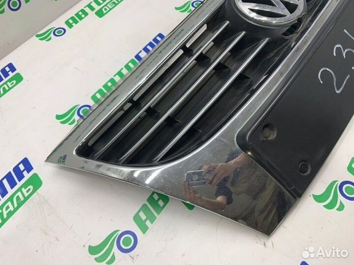 Решетка радиатора передняя Volkswagen Eos