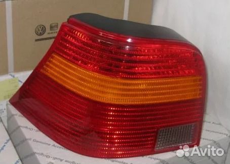 Golf Фонарь задний внешний левый красно-желтый (De