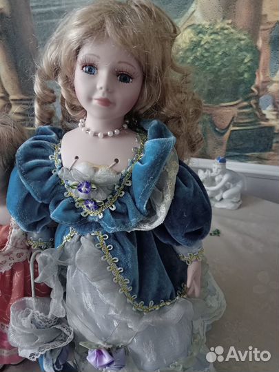 Кукла коллекционная фарфоровая