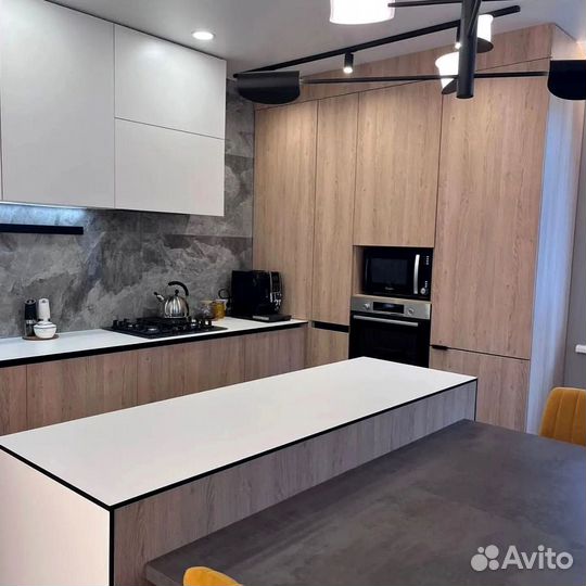 Кухонный гарнитур в современном стиле на заказ